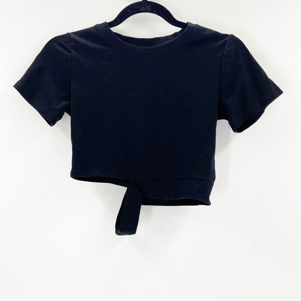 Shein Womens Crop Top Size M Black Cut Out Hem Crew Neck‎ Short Sleeve